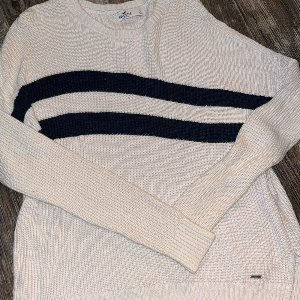 women’s hollister sweater